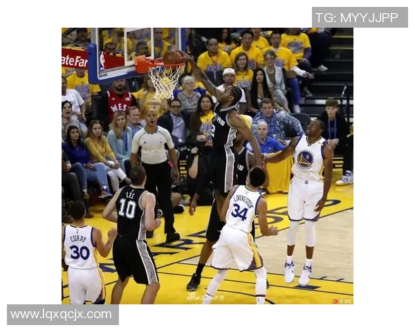 勇士与雷霆激战正酣中文解说带你领略精彩瞬间与战术分析 勇士与雷霆激战正酣中文解说带你领略精彩瞬间与战术分析