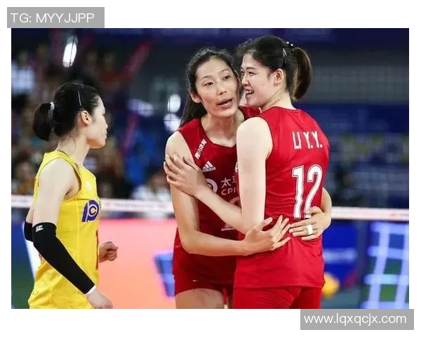 天津泰达与贵州球队激战正酣精彩对决引发球迷热议 天津泰达与贵州球队激战正酣精彩对决引发球迷热议